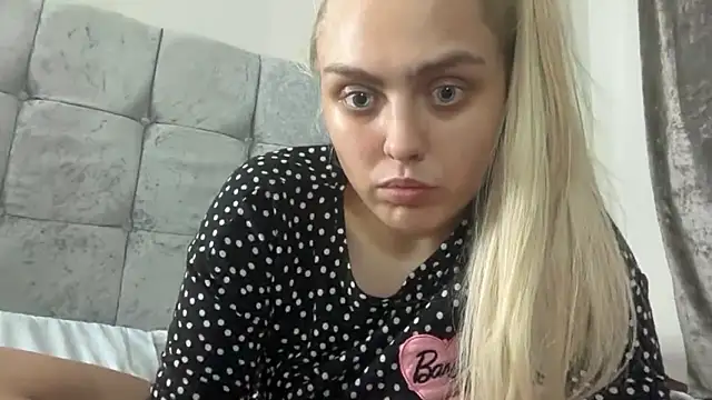 kirstiex online show from February 3, 2026, 3:04 am