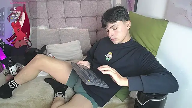 Samu Hott online show from July 10, 2026, 8:20 pm