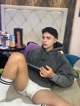 Samu Hott online show from March 26, 2026, 8:18 pm