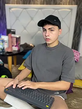 Snapshot of Samu_Hott chatting on February 12, 2026, 8:19 pm Samu Hott online show from February 12, 2026, 8:19 pm