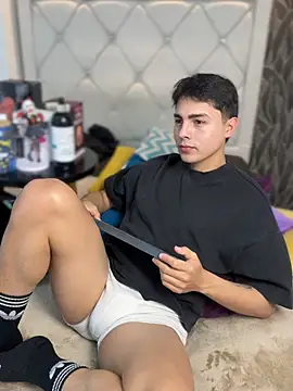 Samu Hott online show from March 5, 2026, 8:38 pm