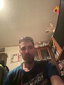Snapshot of tommattsonn chatting on April 24, 2026, 8:27 am tommattsonn online show from April 24, 2026, 8:27 am