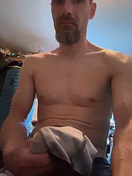Snapshot of tommattsonn chatting on April 14, 2026, 9:42 pm tommattsonn online show from April 14, 2026, 9:42 pm