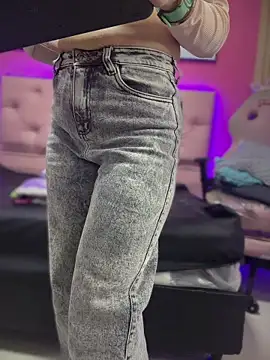 Karolaiin LS online show from March 18, 2026, 7:59 pm