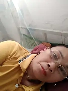 miko nyan2006 online show from April 4, 2026, 5:03 am