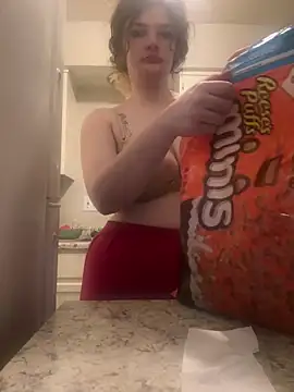 Snapshot of flowergirl88 chatting on February 28, 2026, 3:17 am flowergirl88 online show from February 28, 2026, 3:17 am