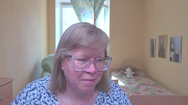 Snapshot of Emma_Eclipsee chatting on May 9, 2026, 11:24 am Emma Eclipsee online show from May 9, 2026, 11:24 am