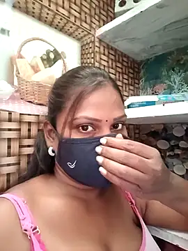 Snapshot of Tamil_Hot_Nisha chatting on February 17, 2026, 6:11 am Tamil Hot Nisha online show from February 17, 2026, 6:11 am