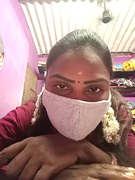 Snapshot of Tamil_Hot_Nisha chatting on May 8, 2026, 4:33 pm Tamil Hot Nisha online show from May 8, 2026, 4:33 pm