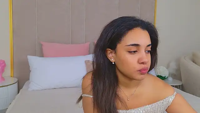 Luna Cortier online show from July 13, 2026, 5:18 am