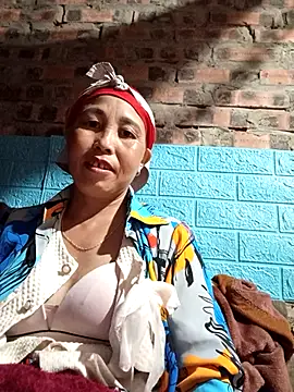 lena-cute online show from February 19, 2026, 4:31 am