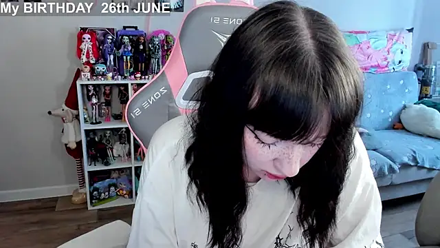 MollysLand online show from June 22, 2026, 9:06 am