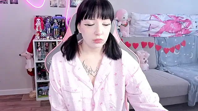 MollysLand online show from February 26, 2026, 8:36 am