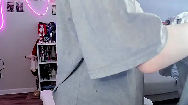 MollysLand online show from March 3, 2026, 8:21 am