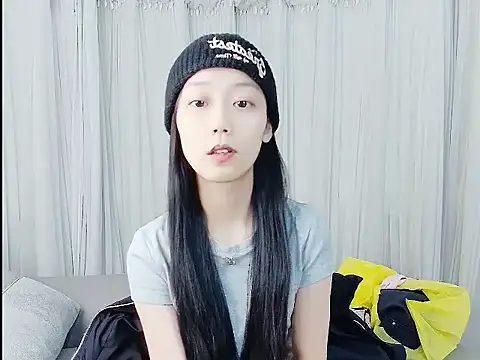 Snapshot of HUIZI8 chatting on February 2, 2026, 12:48 pm HUIZI8 online show from February 2, 2026, 12:48 pm