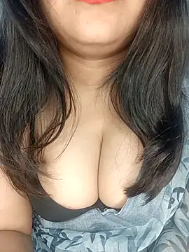 Snapshot of Miss-Prity chatting on February 26, 2026, 5:13 pm Miss-Prity online show from February 26, 2026, 5:13 pm