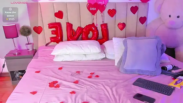 Snapshot of AmberRaiden chatting on February 15, 2026, 3:40 am AmberRaiden online show from February 15, 2026, 3:40 am