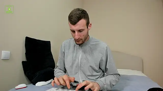 Snapshot of Deymond_Russo chatting on February 18, 2026, 6:44 am Deymond Russo online show from February 18, 2026, 6:44 am