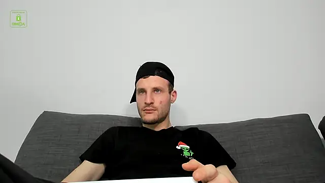 Snapshot of Deymond_Russo chatting on February 15, 2026, 6:07 pm Deymond Russo online show from February 15, 2026, 6:07 pm