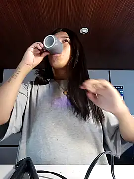 Snapshot of MeelFox chatting on February 6, 2026, 12:12 pm MeelFox online show from February 6, 2026, 12:12 pm