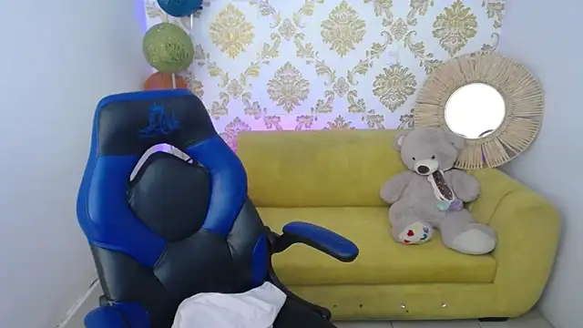 ALISS M  online show from February 23, 2026, 9:15 pm