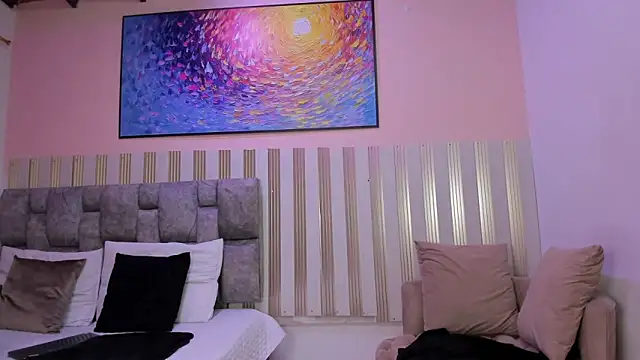 nina glow online show from April 14, 2026, 11:26 am