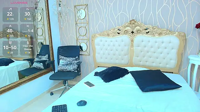 Snapshot of meganrousx chatting on February 20, 2026, 12:51 pm meganrousx online show from February 20, 2026, 12:51 pm