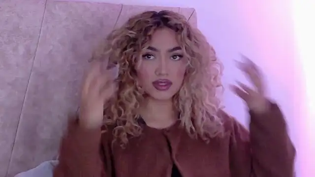 Snapshot of Maddy_Beluci chatting on June 26, 2026, 1:11 am Maddy Beluci online show from June 26, 2026, 1:11 am