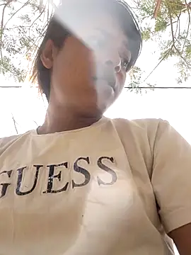 Snapshot of Decent_girl01 chatting on February 6, 2026, 12:01 pm Decent girl01 online show from February 6, 2026, 12:01 pm