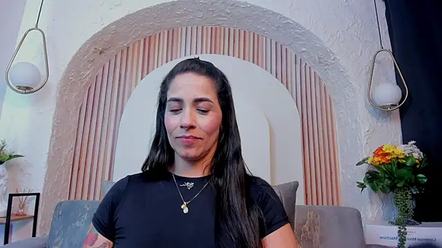 violet scott  online show from March 26, 2026, 10:29 pm