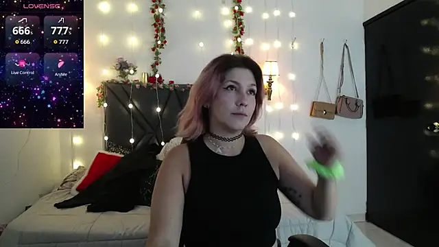 Snapshot of Sharma_Amayra chatting on February 10, 2026, 7:35 pm Sharma Amayra online show from February 10, 2026, 7:35 pm