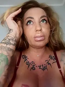 MiaMooly online show from March 30, 2026, 2:07 pm