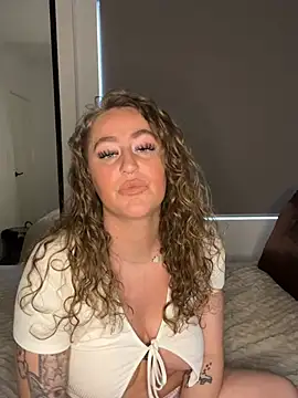 KristinaLouu online show from July 9, 2026, 7:31 am