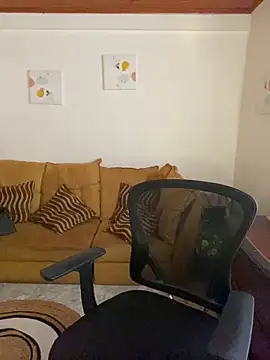 JulietaRiios online show from April 5, 2026, 8:15 pm