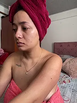 JulietaRiios online show from April 1, 2026, 7:22 pm