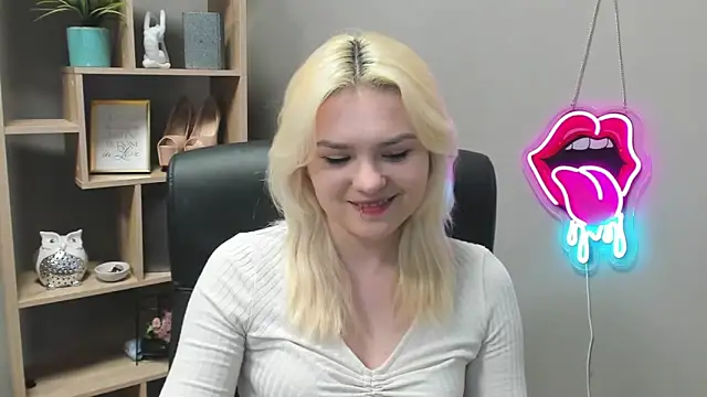 SweetLilyxo online show from February 28, 2026, 7:41 am