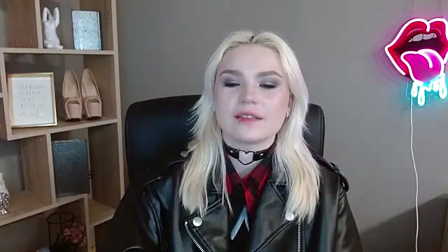 SweetLilyxo online show from February 19, 2026, 2:58 pm