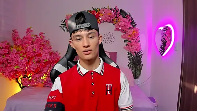 Patrick Howland  online show from April 8, 2026, 9:05 pm