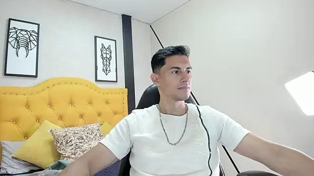 Mike Conors online show from April 2, 2026, 2:08 am