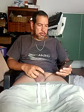 Snapshot of gordorichard chatting on February 5, 2026, 5:53 pm gordorichard online show from February 5, 2026, 5:53 pm