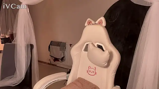 Snapshot of missbbydior chatting on February 7, 2026, 10:40 pm missbbydior online show from February 7, 2026, 10:40 pm