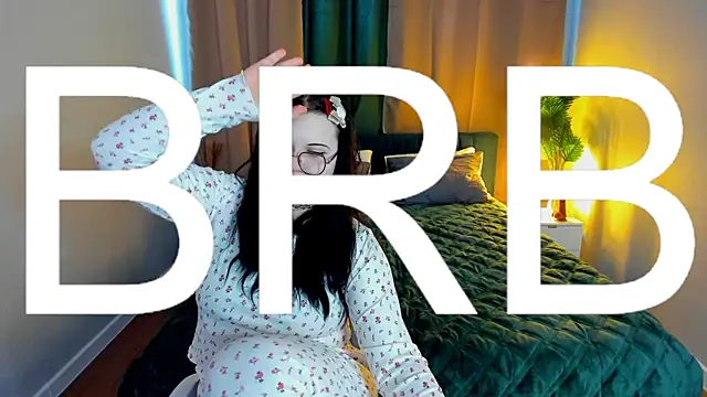 Kira G0ld online show from March 8, 2026, 2:04 am