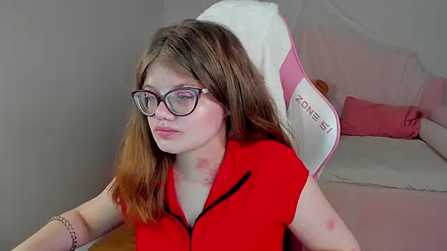 ChloeHalses online show from April 5, 2026, 5:08 pm