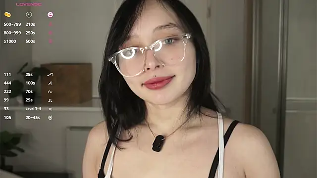 Snapshot of HannaHayles chatting on February 14, 2026, 5:46 pm HannaHayles online show from February 14, 2026, 5:46 pm