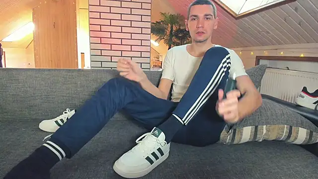 ScallyMisha online show from March 31, 2026, 11:12 am