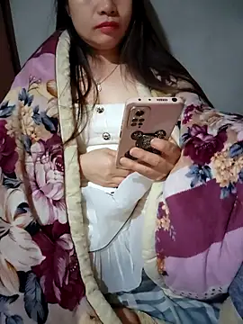 Snapshot of aki_zz69 chatting on February 9, 2026, 2:26 pm aki zz69 online show from February 9, 2026, 2:26 pm