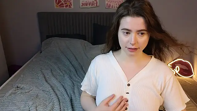 Snapshot of LovingWhisperr chatting on February 19, 2026, 1:24 am LovingWhisperr online show from February 19, 2026, 1:24 am