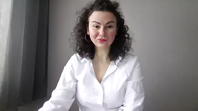 Snapshot of LexiMira254 chatting on February 20, 2026, 6:26 am LexiMira254 online show from February 20, 2026, 6:26 am