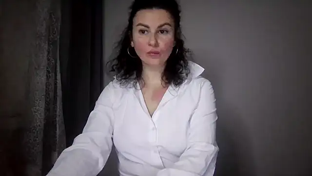 Snapshot of LexiMira254 chatting on February 15, 2026, 4:17 pm LexiMira254 online show from February 15, 2026, 4:17 pm