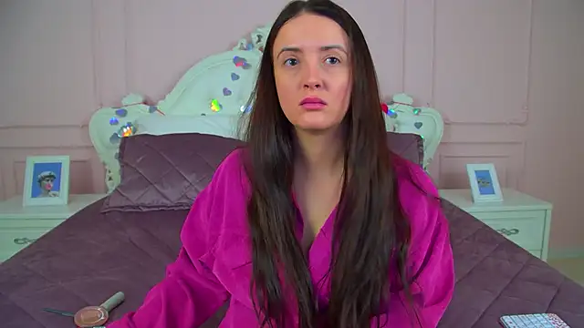 Snapshot of ElinaBellucci chatting on February 18, 2026, 4:32 am ElinaBellucci online show from February 18, 2026, 4:32 am